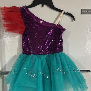 Little Girls Dress. Great a play dress or Halloween Very well made